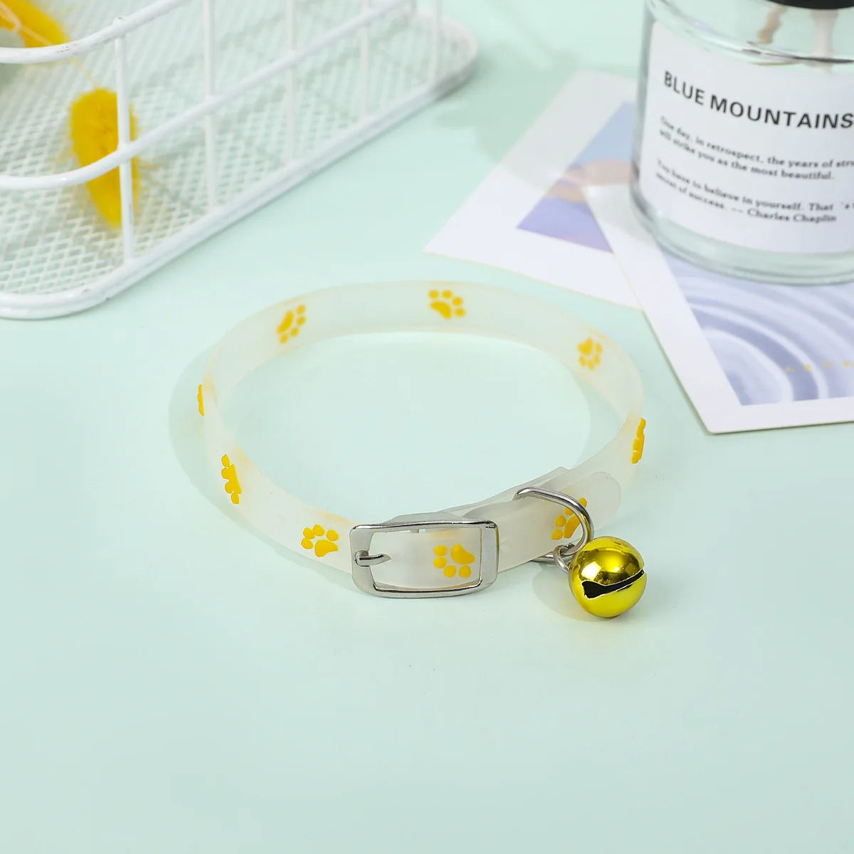 Luminous Cat and Dog Necklace , Small Dog Cat Collar Anti-Loss Fluorescent Silicone Bell Collar