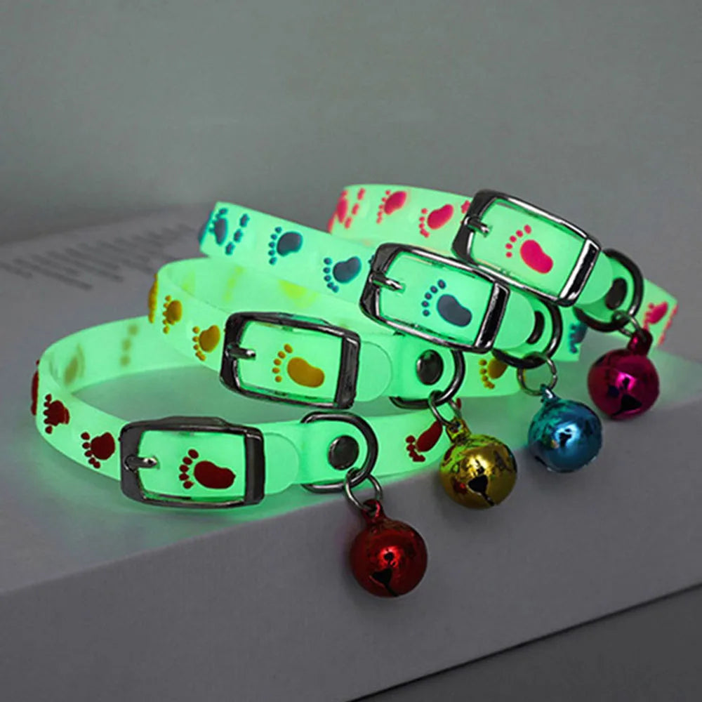 Luminous Cat and Dog Necklace , Small Dog Cat Collar Anti-Loss Fluorescent Silicone Bell Collar