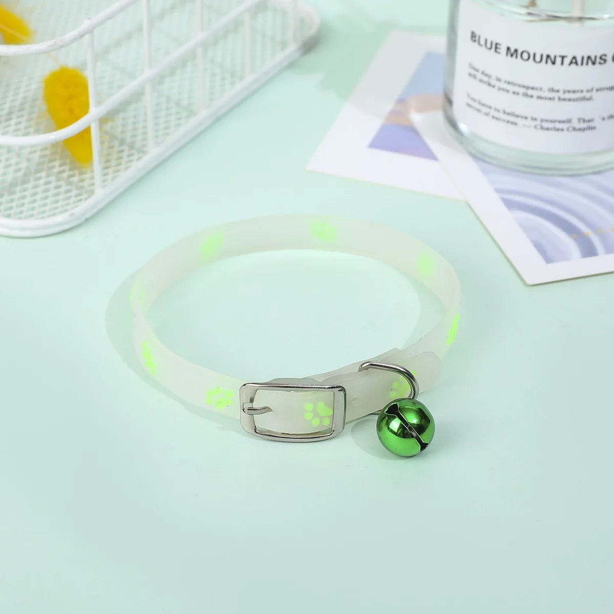 Luminous Cat and Dog Necklace , Small Dog Cat Collar Anti-Loss Fluorescent Silicone Bell Collar