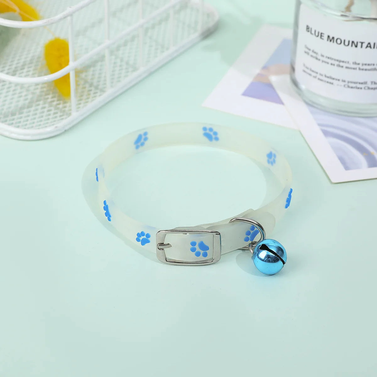 Luminous Cat and Dog Necklace , Small Dog Cat Collar Anti-Loss Fluorescent Silicone Bell Collar